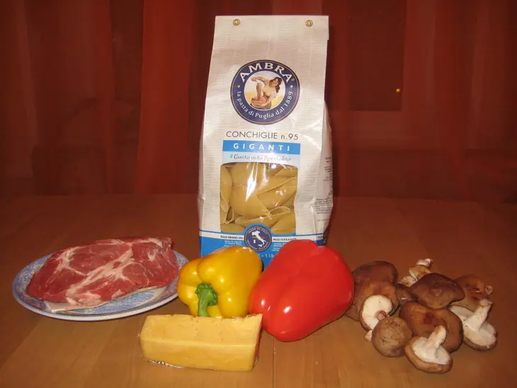 Ракушки с шиитаке и мясом: шаг 1