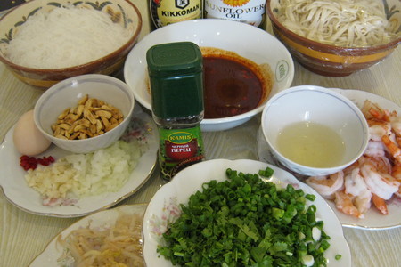 Вермишель с креветками в тайском соусе.: шаг 2