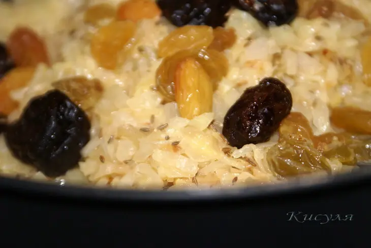 Капуста с изюмом и черносливом: шаг 3