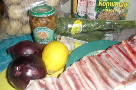 Бараньи ребрышки с маринованными лисичками: шаг 1
