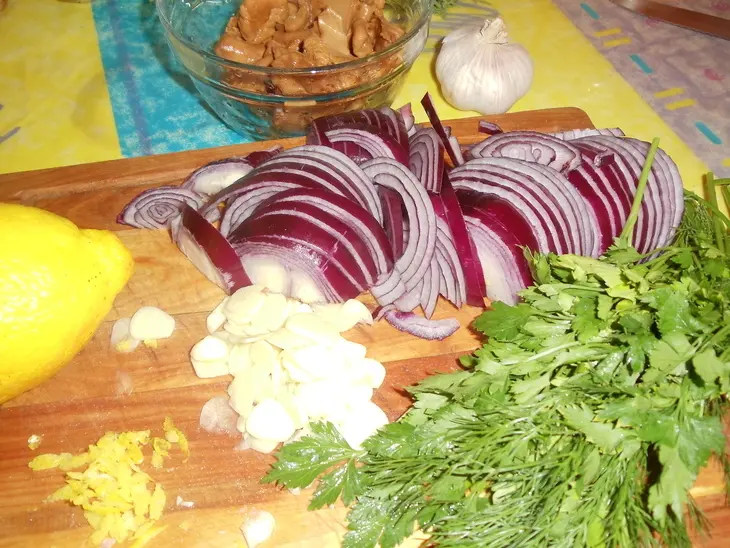 Бараньи ребрышки с маринованными лисичками: шаг 3