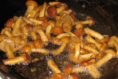 Пышки с грибами к супу: шаг 1