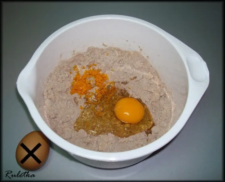 Шоколадный пирог из песочно-орехового теста с курагой и цитрусовыми.: шаг 5