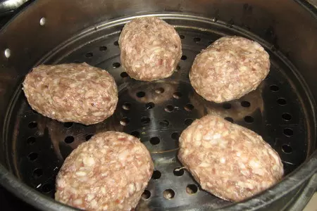 Голубцы "ленивые" паровые под овощным соусом.: шаг 2