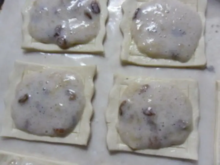 Яблочно-банановые квадратики с изюмом: шаг 7
