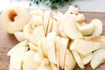 Яблочный крамбль с тимьяновым кремом (apple crumble with thyme custard): шаг 1