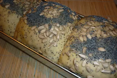 Хлеб с ржаной мукой, семечками и маком: шаг 1