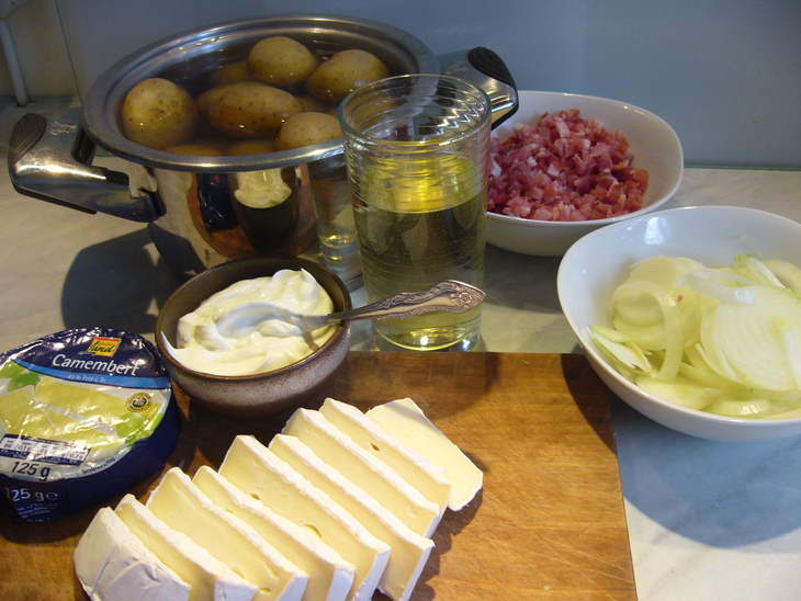 Картофельно-сырный гратен (tartiflette): шаг 1