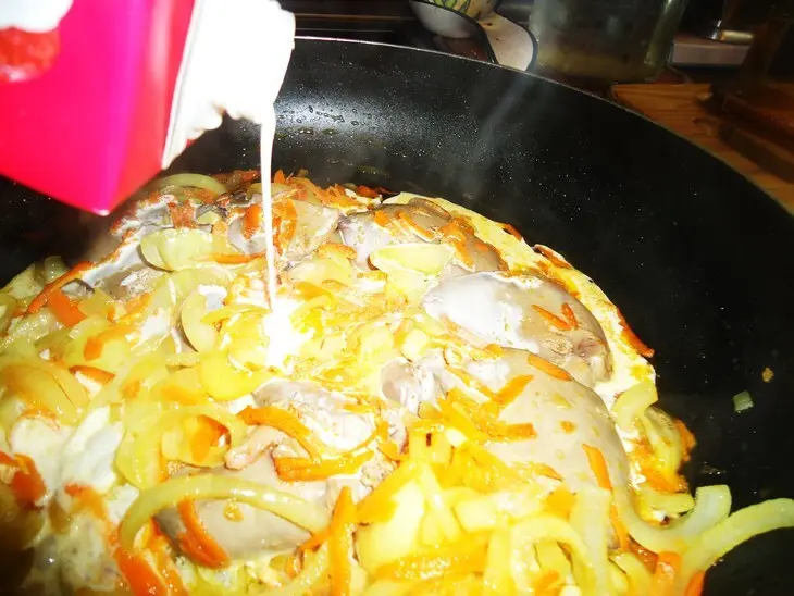 Печеночный паштет "сливочный с чесночком и кедровыми орешками": шаг 3