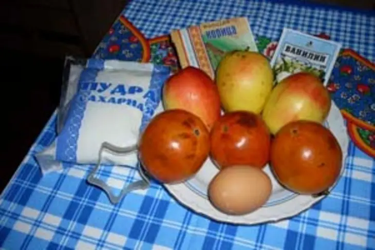 Пирог с хурмой: шаг 1