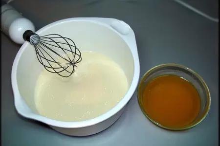 Пирог "мишка" с орехово-белковой начинкой и шоколадной глазурью.: шаг 4