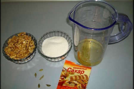 Пирог "мишка" с орехово-белковой начинкой и шоколадной глазурью.: шаг 7