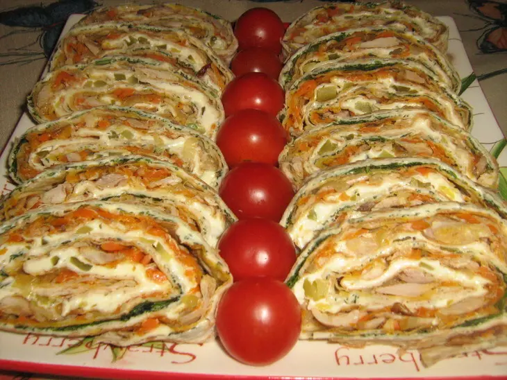 Рулет из лаваша с курицей и овощами.: шаг 2