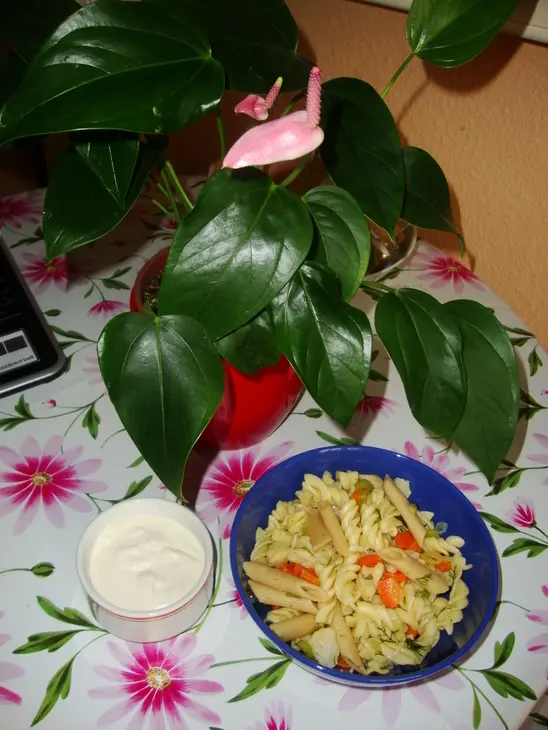 Холодный макаронный салат: шаг 1