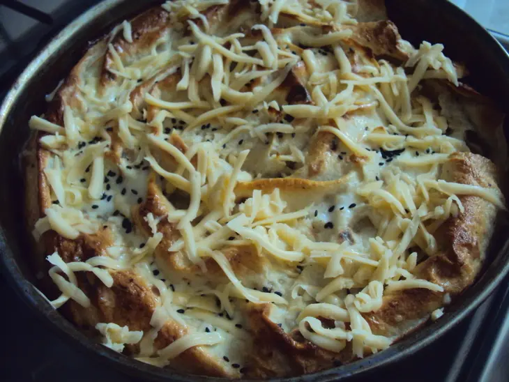 Ленивый мясной пирог с лавашом: шаг 7