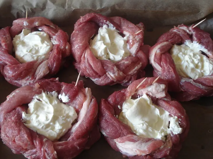 Мясные гнёздышки с начинкой: шаг 5