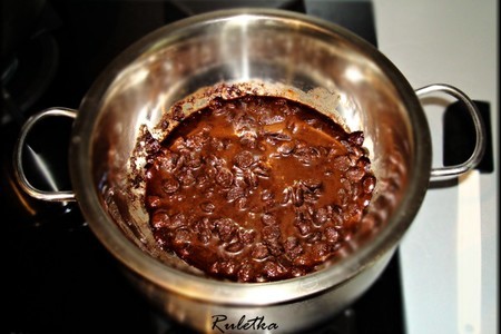 Пряное шоколадное фондю с винными грушами и миндальным печеньем "дакуаз".: шаг 14