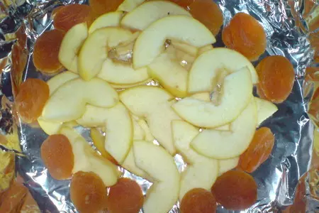 Запечённая с курагой и яблоками  пряная свинина: шаг 4
