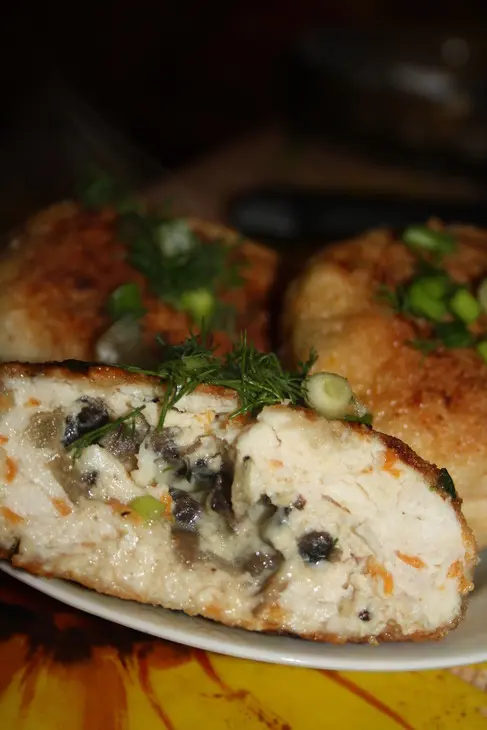 Куриные "лапушки"с грибами и сыром: шаг 6