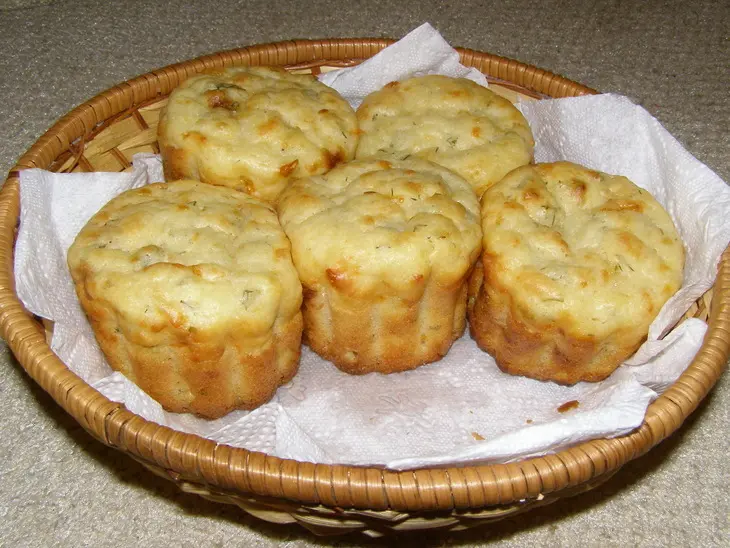 Маффины с сыром и зеленью: шаг 2