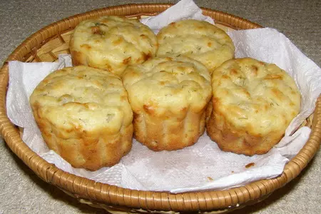 Маффины с сыром и зеленью: шаг 2
