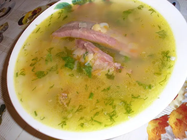 Суп гороховый с копчеными ребрышками: шаг 1