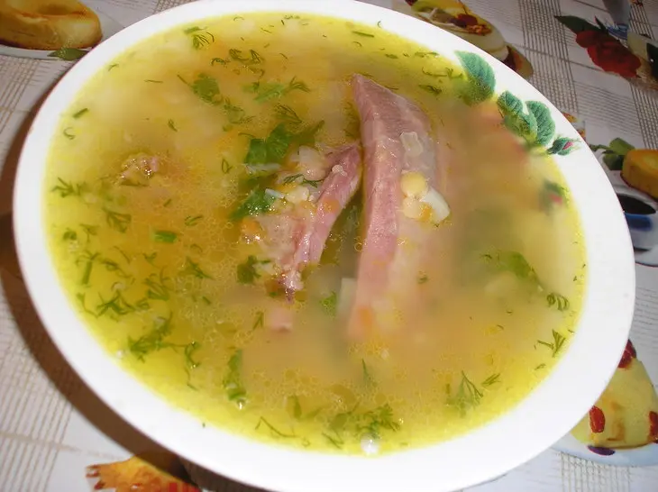 Суп гороховый с копчеными ребрышками: шаг 2