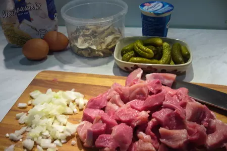 Шпетцле (spätzle) с огуречно-грибным соусом: шаг 1