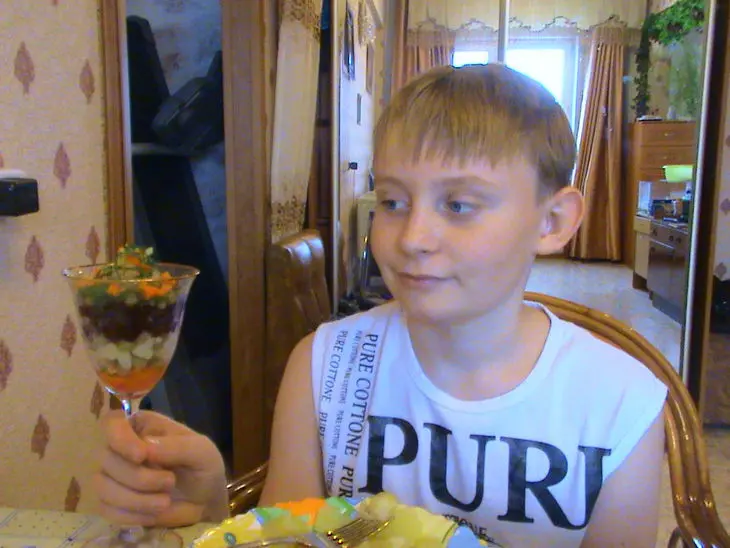 Знают дяди на банкете,о вкуснейшем винегрете!: шаг 4