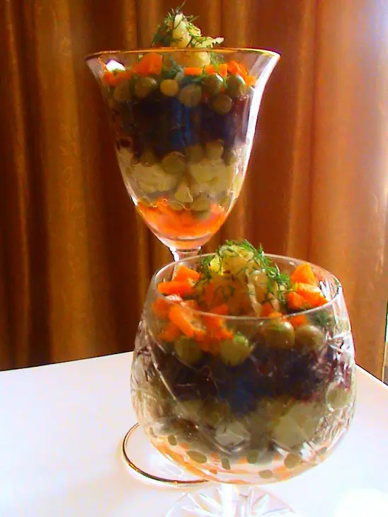 Знают дяди на банкете,о вкуснейшем винегрете!: шаг 5
