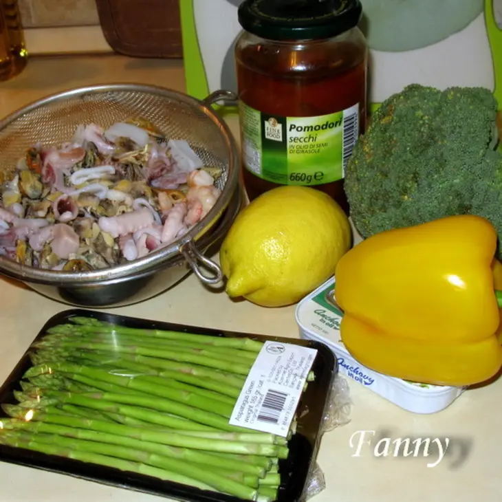 Салат из морепродуктов с овощами: шаг 1