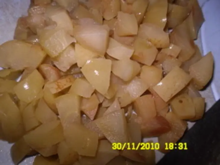 Пирог с консервированными яблоками: шаг 1