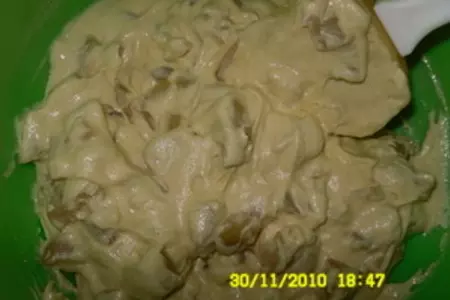 Пирог с консервированными яблоками: шаг 8