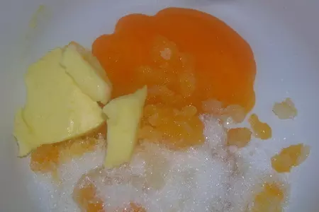 Ореховый пирог  с горькой шоколадной глазурью: шаг 2
