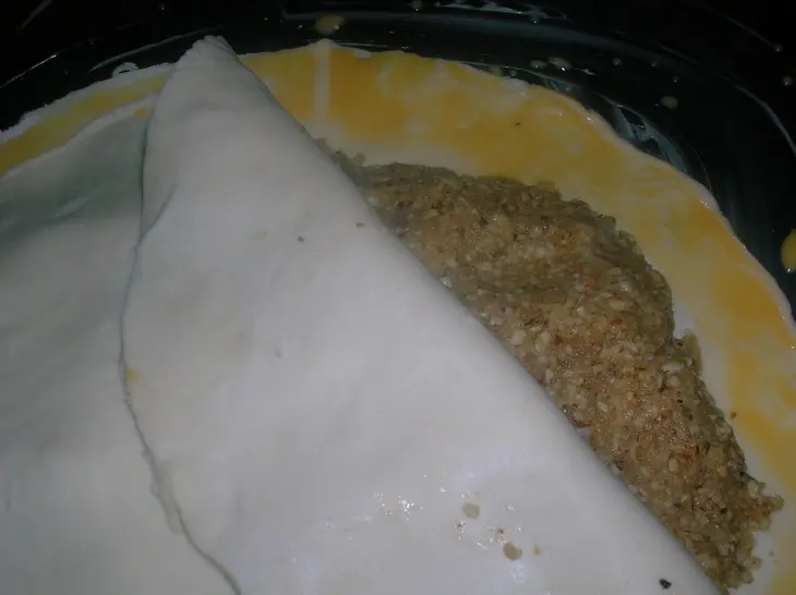 Ореховый пирог  с горькой шоколадной глазурью: шаг 8