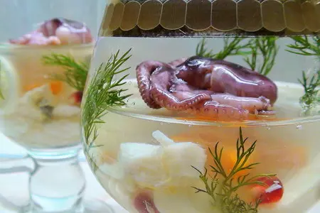 Порционный заливной судак с осьминогами. вкусное украшение праздничного стола!: шаг 5