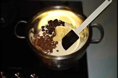 Трубочки из слоёного теста с шоколадным кремом "вкус моего детства".: шаг 3
