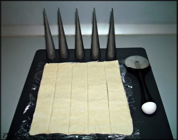 Трубочки из слоёного теста с шоколадным кремом "вкус моего детства".: шаг 10