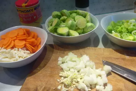 Густой перловый суп с брюссельской капустой и сырными клецками: шаг 4