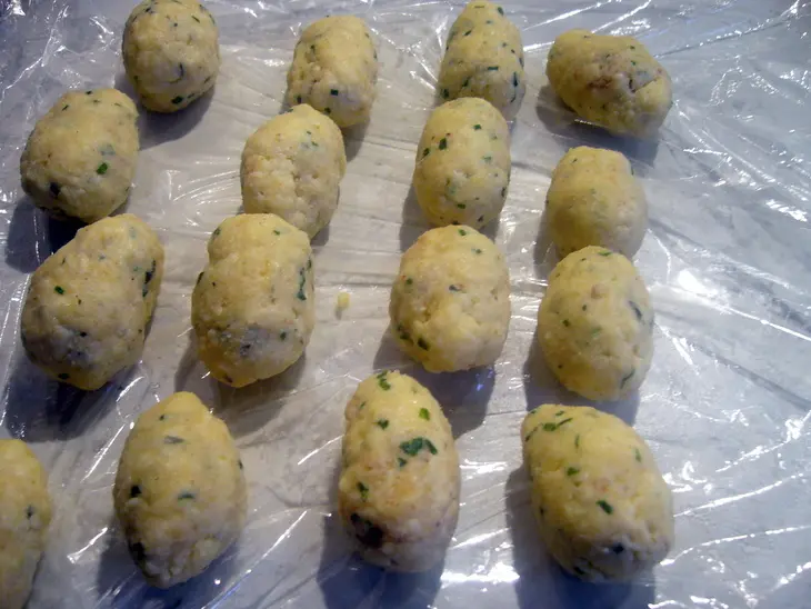 Густой перловый суп с брюссельской капустой и сырными клецками: шаг 7