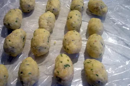 Густой перловый суп с брюссельской капустой и сырными клецками: шаг 7