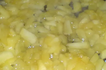 Тирамису с фламбированными яблоками и клюквой: шаг 2