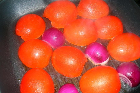 Свинина на гриле в чесночно-горчичном маринаде с томатным соусом: шаг 5
