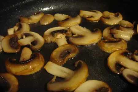 Язык запеченный с грибами и картошечкой: шаг 2