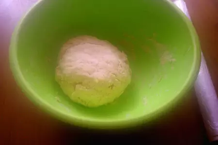 Плюшки с брынзой и чесноком: шаг 3