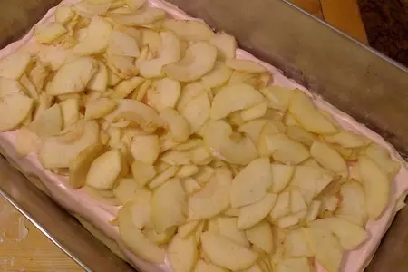Пляцок "яблочный с белково-кисельной прослойкой и  заварным кремом": шаг 9