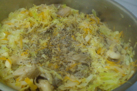 Картофельный рулет с капустой и грибами: шаг 4