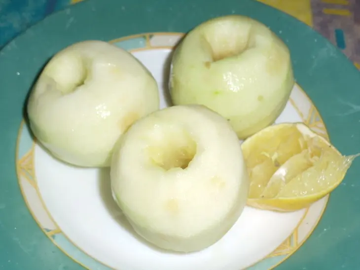 Яблоки в тесте с миндально-коричным соусом: шаг 2