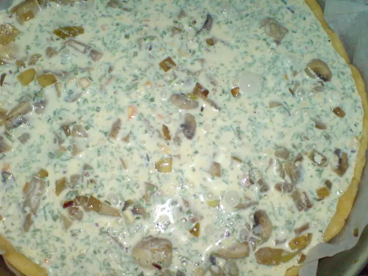 Открытый пирог с грибами и картофелем: шаг 6