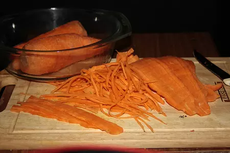 Не совсем "корейская" морковка :): шаг 1